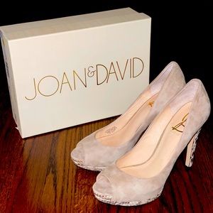 Joan & David Pumps
